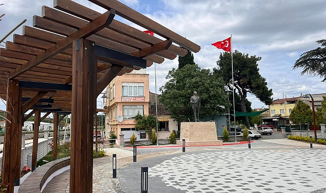 Ezine'de Zübeyde Hanım Meydanı yenilendi