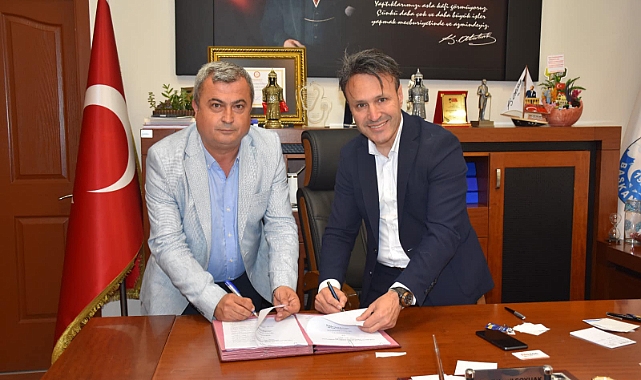 Gelibolu Belediyesi'nde sözleşme sevinci!