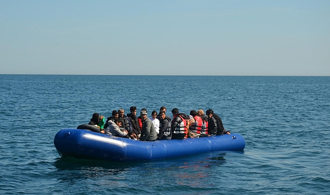 Gökçeada açıklarında 40 kaçak göçmen kurtarıldı