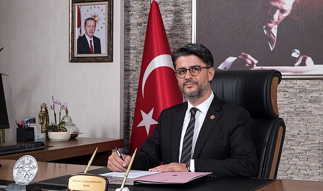 Rektör Erenoğlu'ndan Anneler Günü mesajı