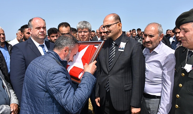 Şehit asker memleketinde törenle uğurlandı