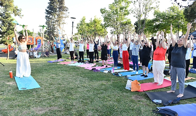Açık havada yoga keyfi