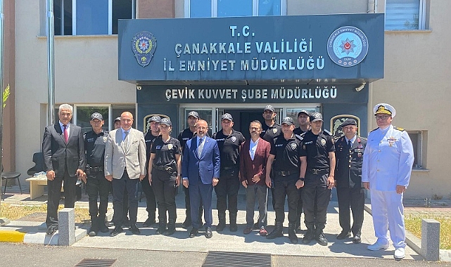 Bayramda çalışan güvenlik güçleri ziyaret edildi
