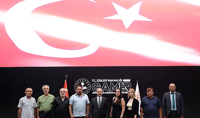 Çanakkaleli Gazeteciler Bülent Turan'ı ziyaret etti