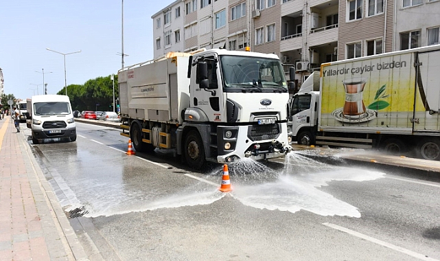 Kentte bayram temizliği yapılıyor