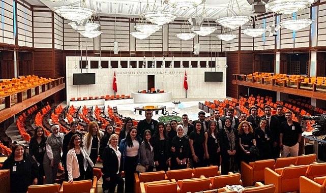 Yerel yönetimler öğrencileri TBMM'yi ziyaret etti