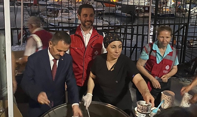 Çanakkalelilere aşure dağıtıldı