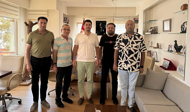 Gazeteciler Küçükkuyu Belediye Başkanı Gürel'i ziyaret etti
