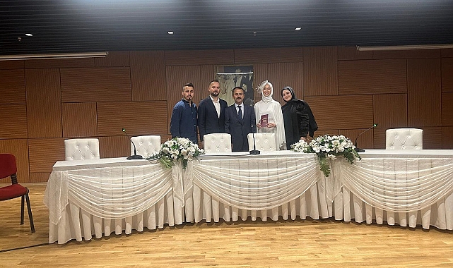 Vali Aktaş'tan genç çifte tebrik