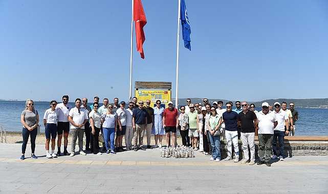 Yeni Kordon Barış Plajı'nda sahil temizlendi