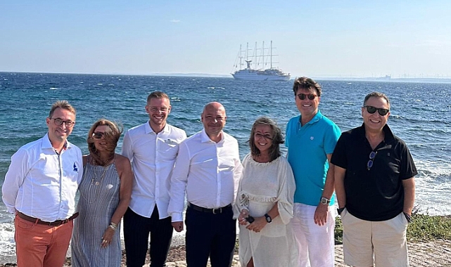 "Club Med 2" Bozcaada'ya uğradı