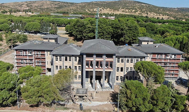 Ezine Kamu Kampüsü'nde çalışmalar sürüyor