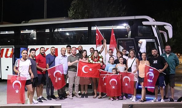 Milli sporcu Merve Vatan memleketine döndü