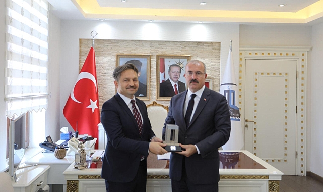 Bekir Çelen'den Vali Toraman'a veda ziyareti