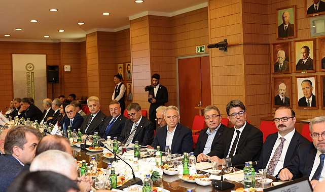ÇOMÜ Rektörü Erenoğlu, üniversite hastanelerinde yaşanan sorunların çözülmesine yönelik somut öneriler sundu