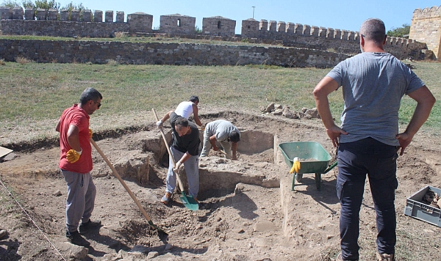 Bozcaada Kalesi'nde kazı çalışması