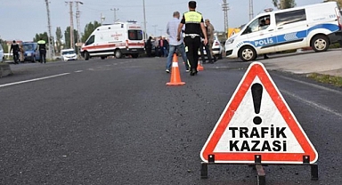 Motosiklet çarpan kadın öldü