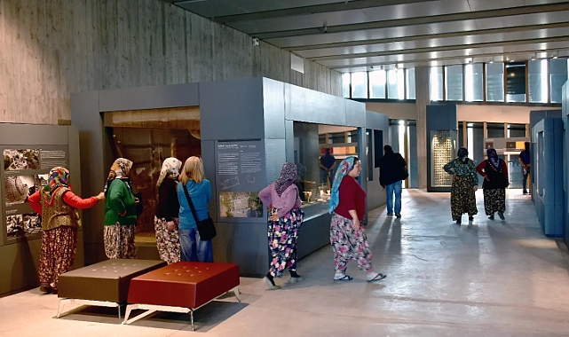 Troya Müzesi'nden şalvarlı davet