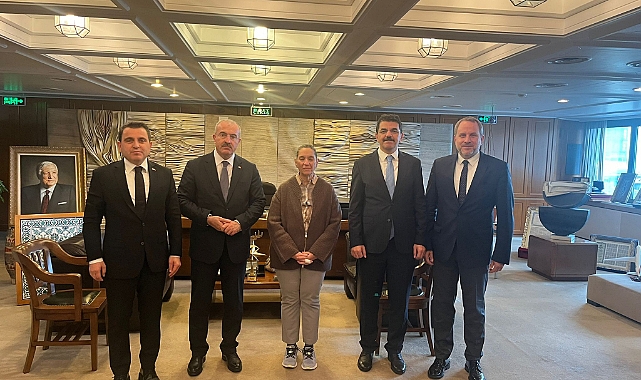 Vali Ömer Toraman'dan Kale Grubu'na ziyaret