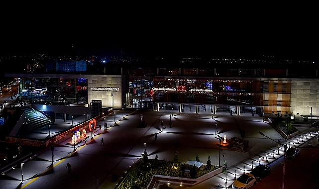 Çanakkale Belediyesi'nden yeni yıl süslemesi