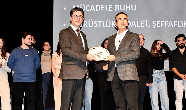 "Geleceğin Liderlerine Başarı İçin İpuçları"
