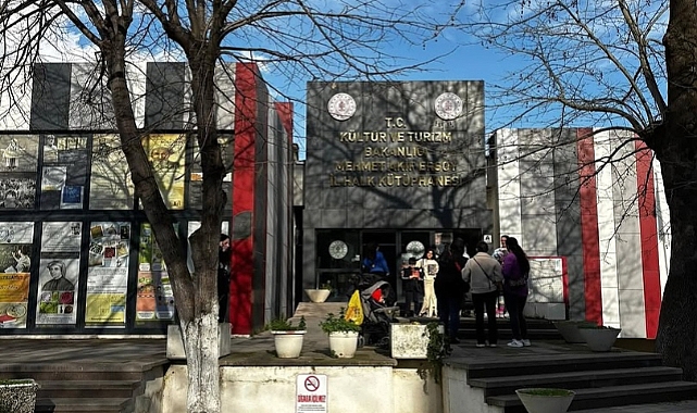 İl Halk Kütüphanesi vatandaşlara hizmet veriyor