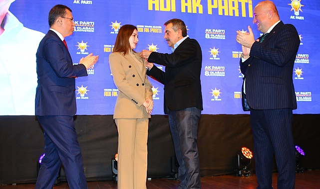 Zeynep Çelik AK Parti'ye geçti