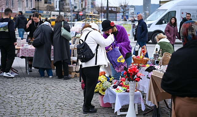 Sevgililer Günü Tasarım Pazarı'na yoğun ilgi