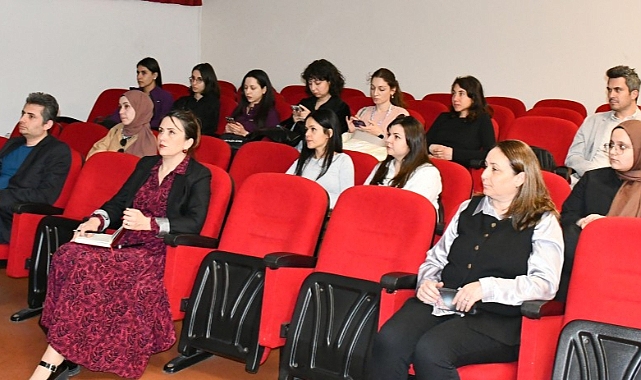 Akademik personele kütüphane kullanım eğitimi