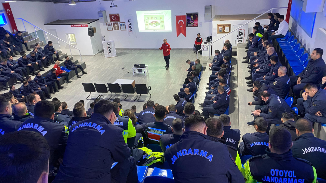 Jandarmada deprem semineri