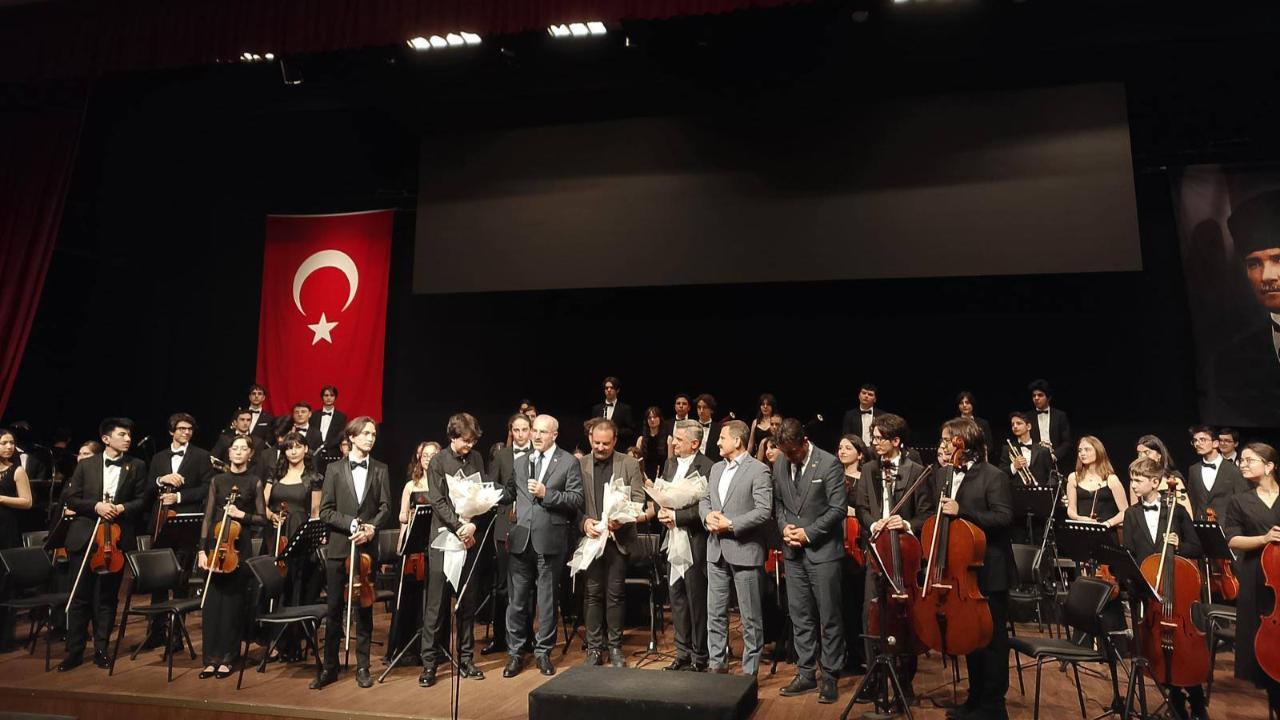İçdaş Kara Yusuf Kongre Merkezi’nde konser