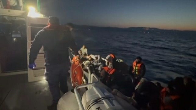 Ayvacık’ta 29 kaçak göçmen yakalandı
