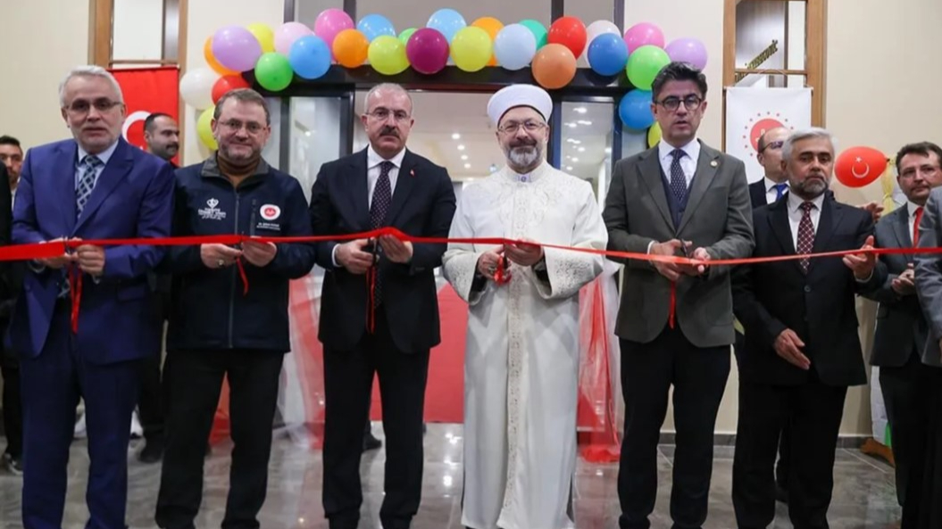 Başkan Erbaş: "Bizim medeniyetimiz kitap, kütüphane, ilim, irfan, bilgi, hikmet medeniyetidir"