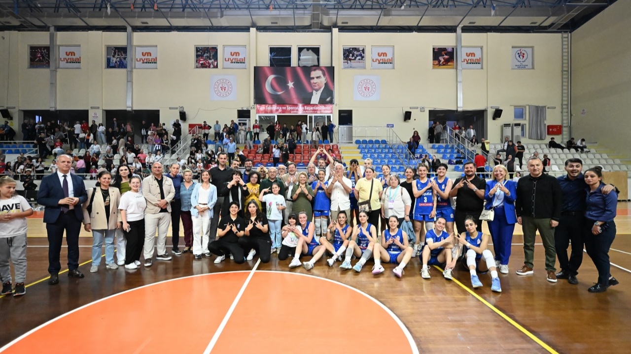 J&amp;M Çanakkale Belediyespor galibiyet coşkusu!