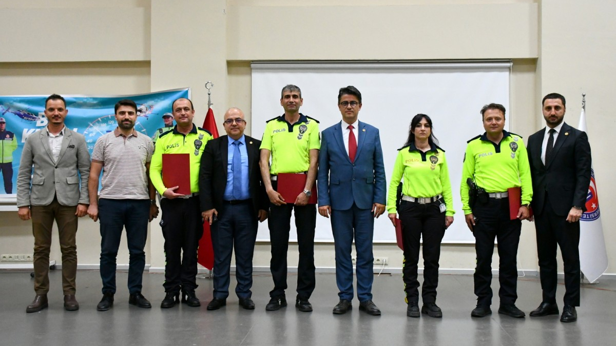 ÇOMÜ’de güvenli sürüş ve trafik bilinci eğitimi verildi