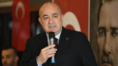 Gider; “Gemide silah yoktu, nefret yoktu. O gemide yalnızca insanlık vardı.”