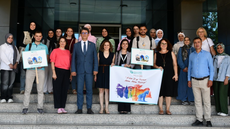 Rektör Erenoğlu; “Öğrencilerimizle bir aradayız”
