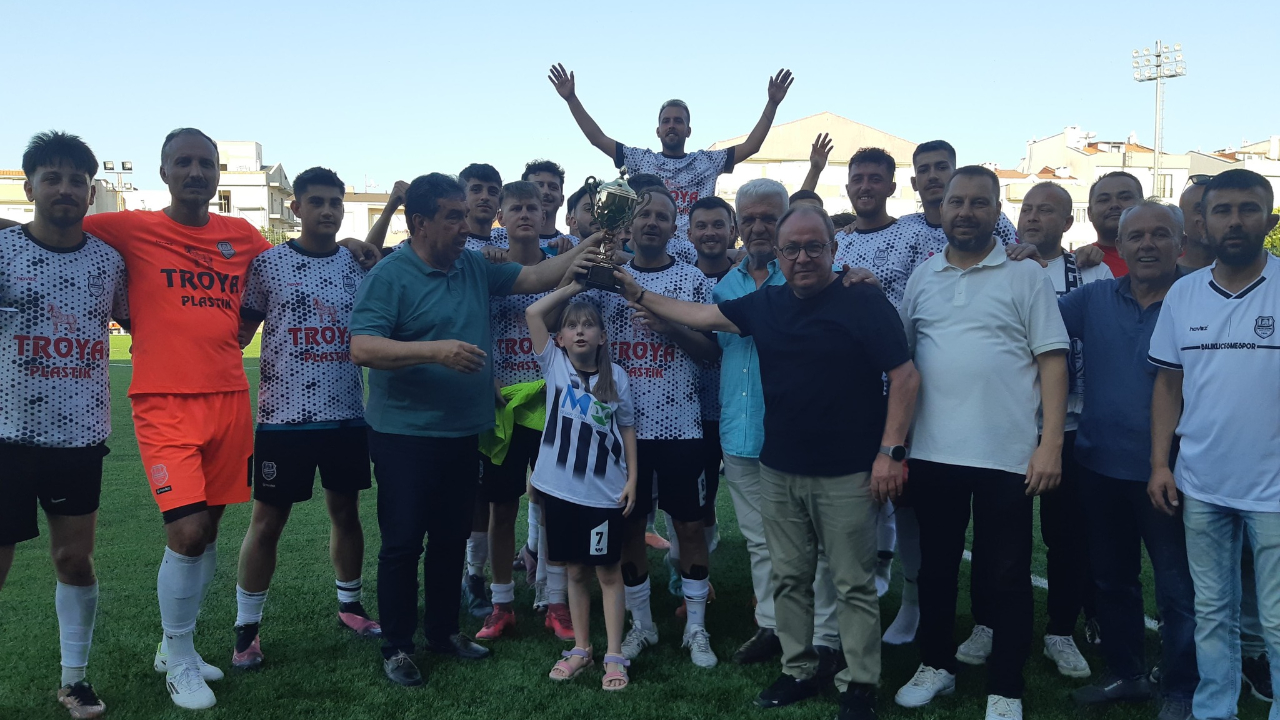 Balıklıçeşme Spor 1. Amatör Lige yükseldi