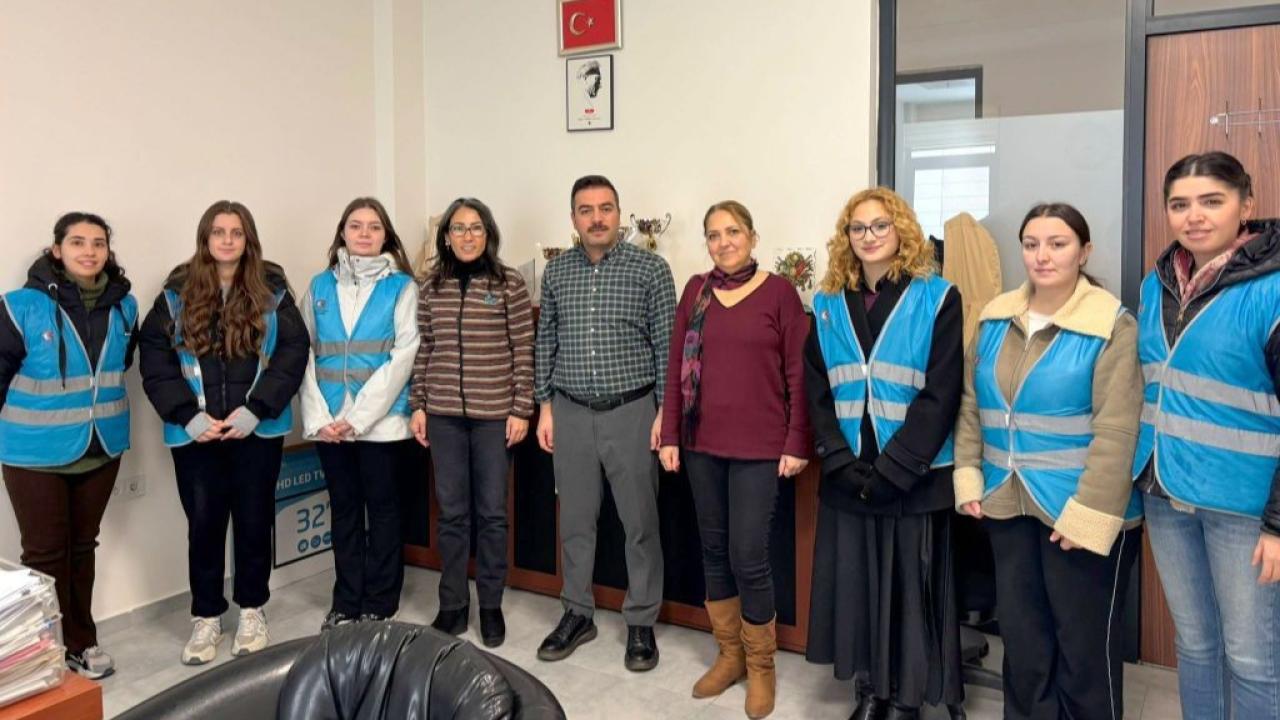 Sevgi Evlerinde anlamlı hediye