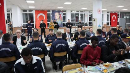 Jandarmada iftar programı