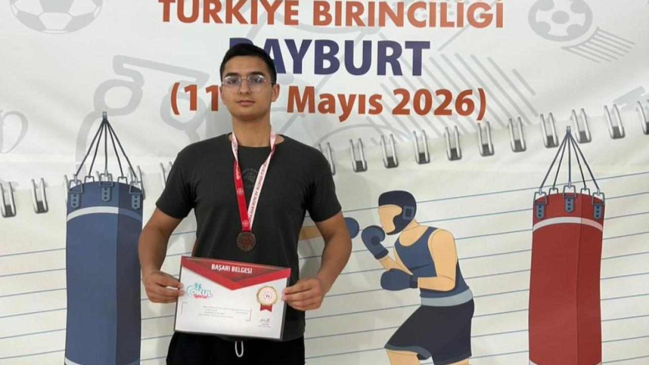 İlkay Toprak Tapşın’dan önemli derece