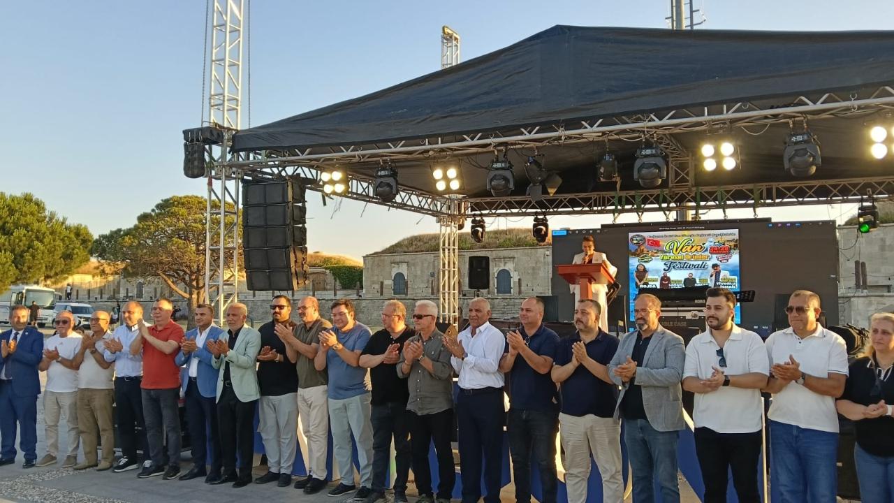 Van Tanıtım Günleri Festivali kardeşlik ve kültür buluşmasına dönüştü